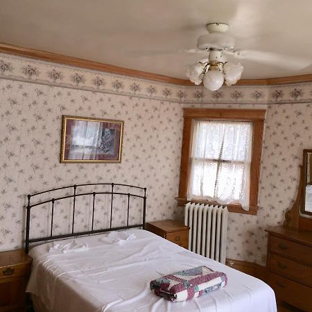 Scarlett House Victorian B & B Джейнсвил Екстериор снимка