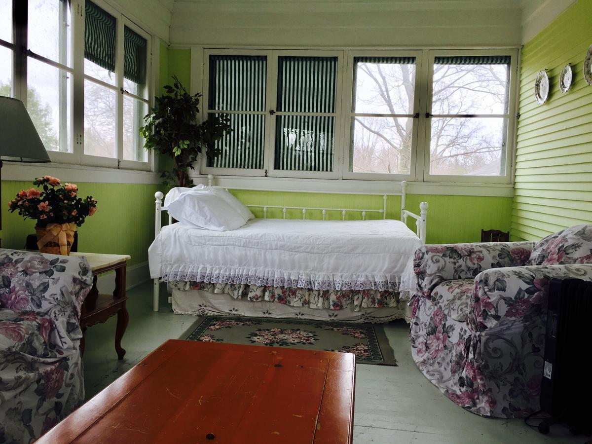 Scarlett House Victorian B & B Джейнсвил Екстериор снимка